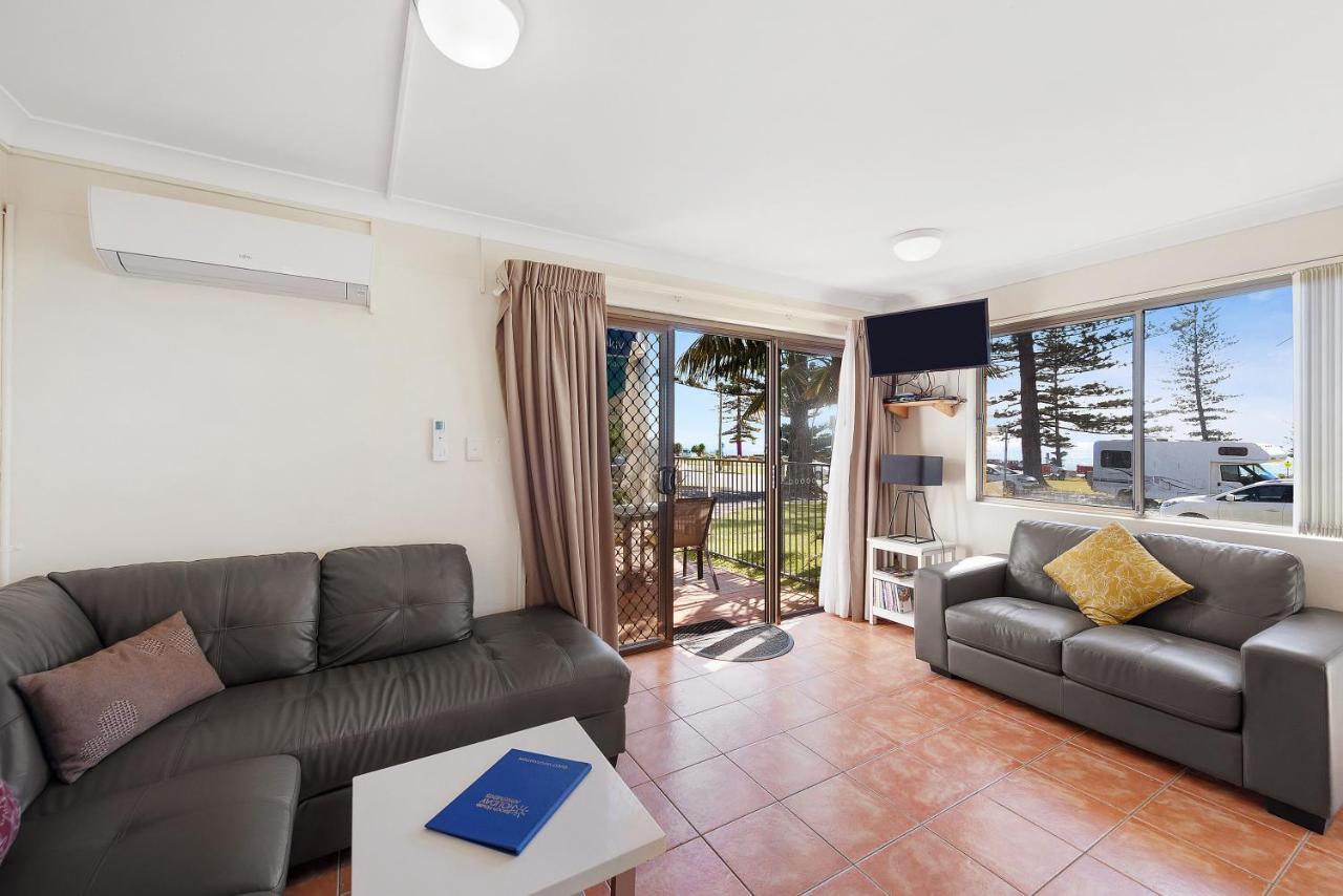 Beach House Holiday Apartments พอร์ตแมคควอรี ภายนอก รูปภาพ