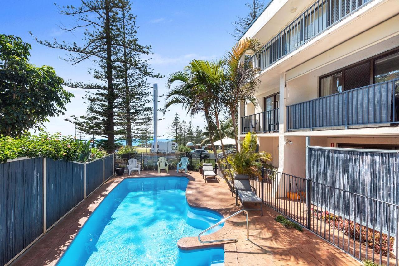 Beach House Holiday Apartments พอร์ตแมคควอรี ภายนอก รูปภาพ