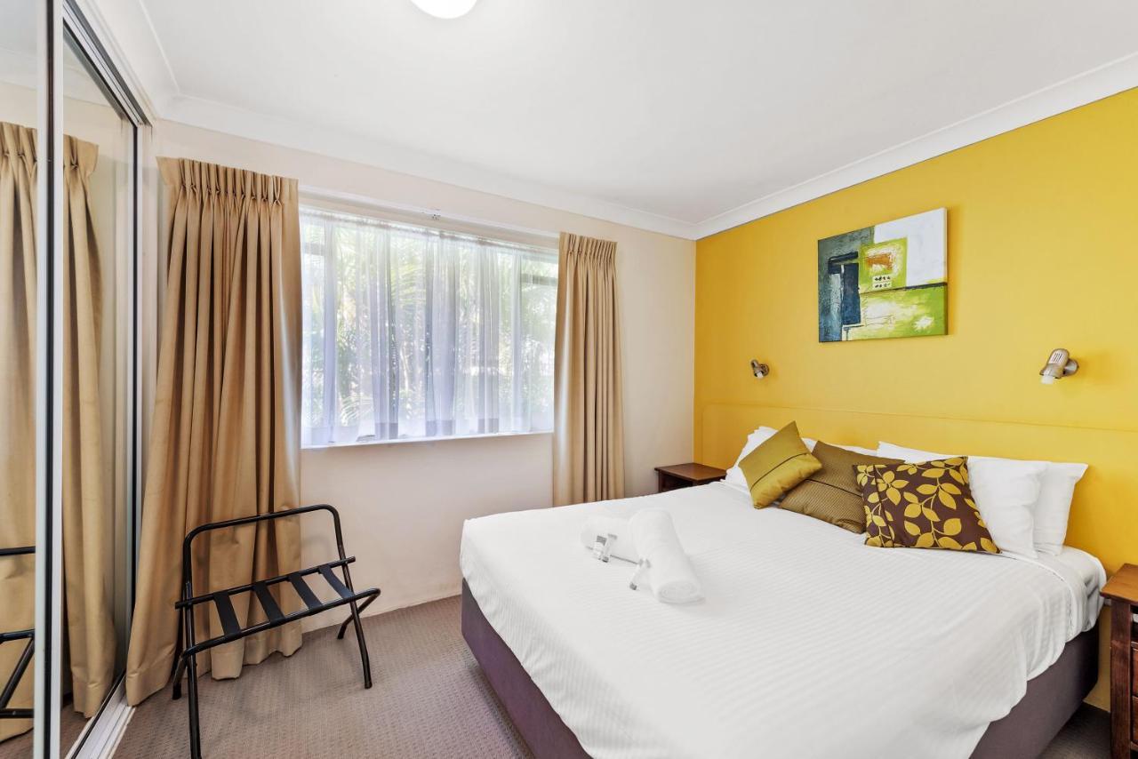 Beach House Holiday Apartments พอร์ตแมคควอรี ภายนอก รูปภาพ