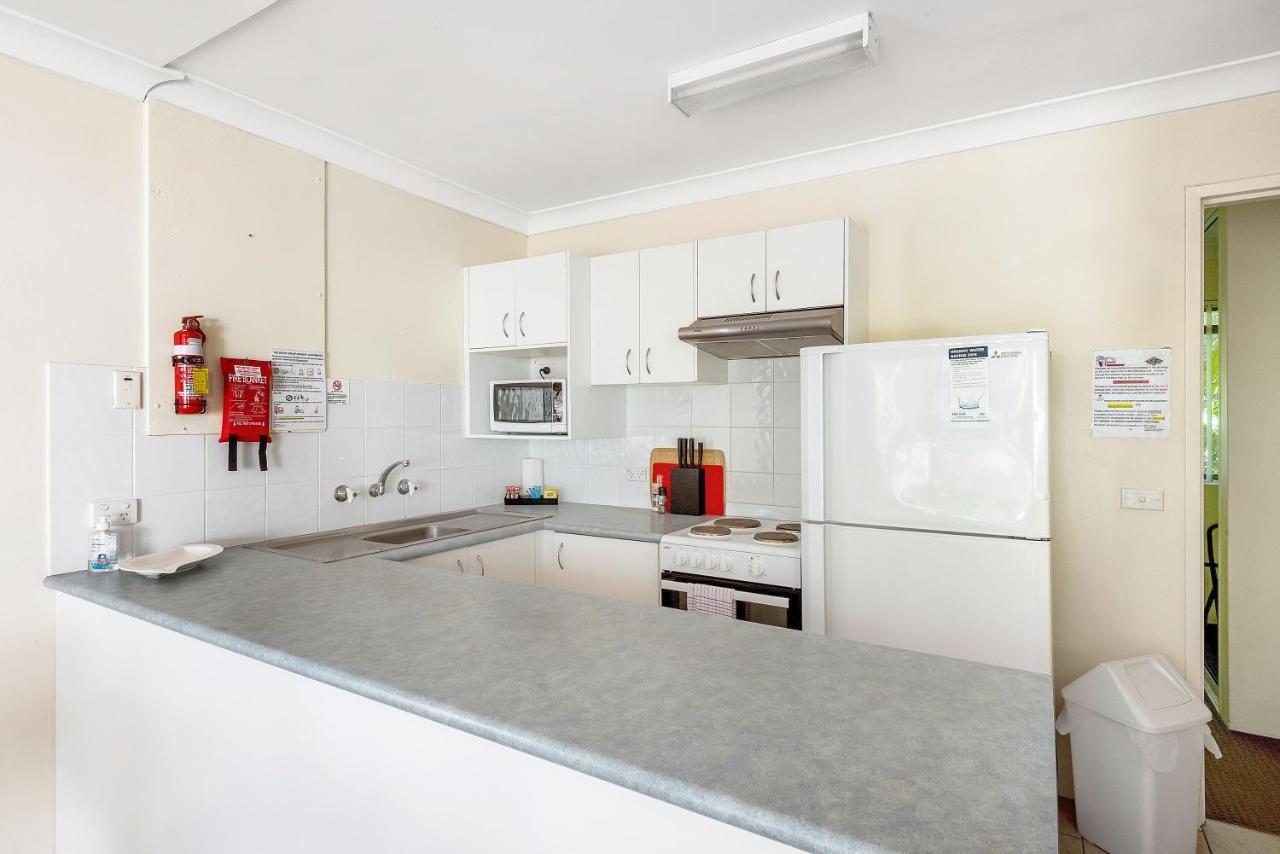 Beach House Holiday Apartments พอร์ตแมคควอรี ภายนอก รูปภาพ