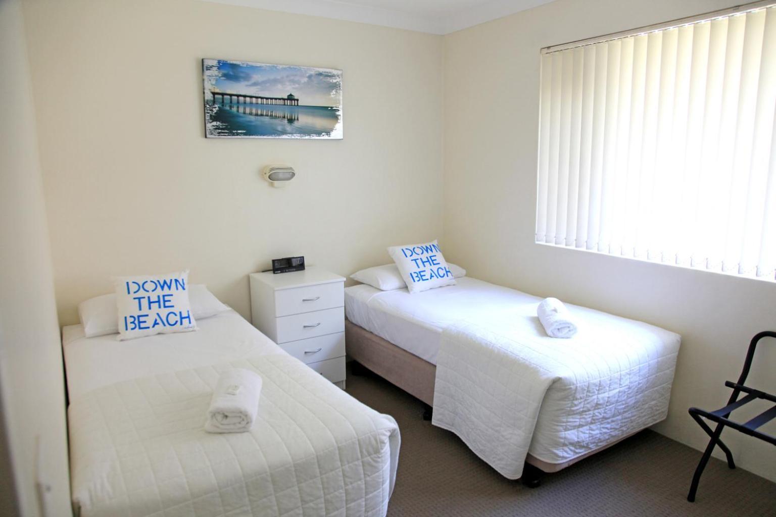 Beach House Holiday Apartments พอร์ตแมคควอรี ภายนอก รูปภาพ